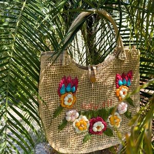 Hawaii Vintage Handwoven Raffia Floral Embroidered Top Handle Shoulder Tote Bag